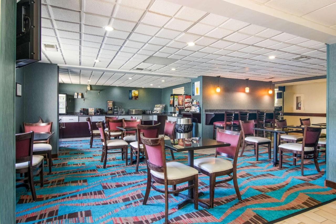 Best Western Dutch Valley Inn New Philadelphia Buitenkant foto