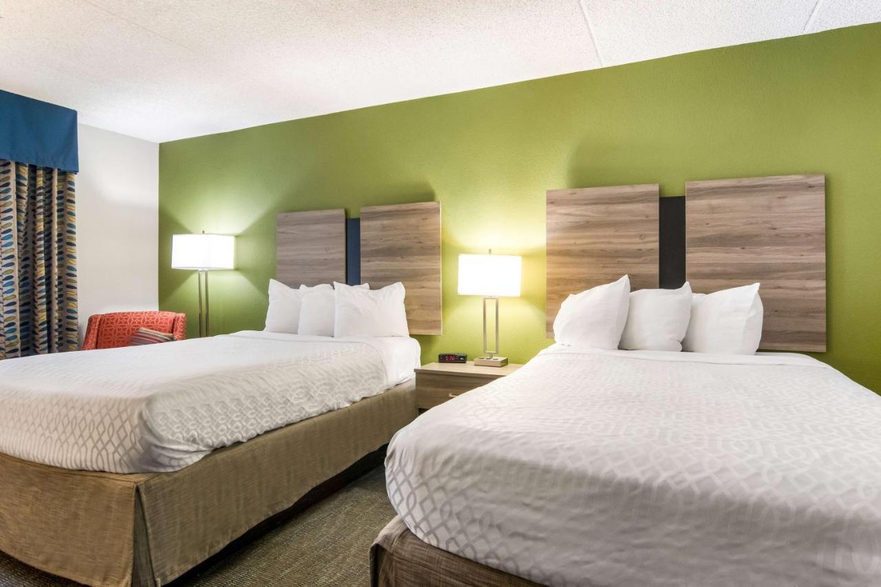 Best Western Dutch Valley Inn New Philadelphia Buitenkant foto