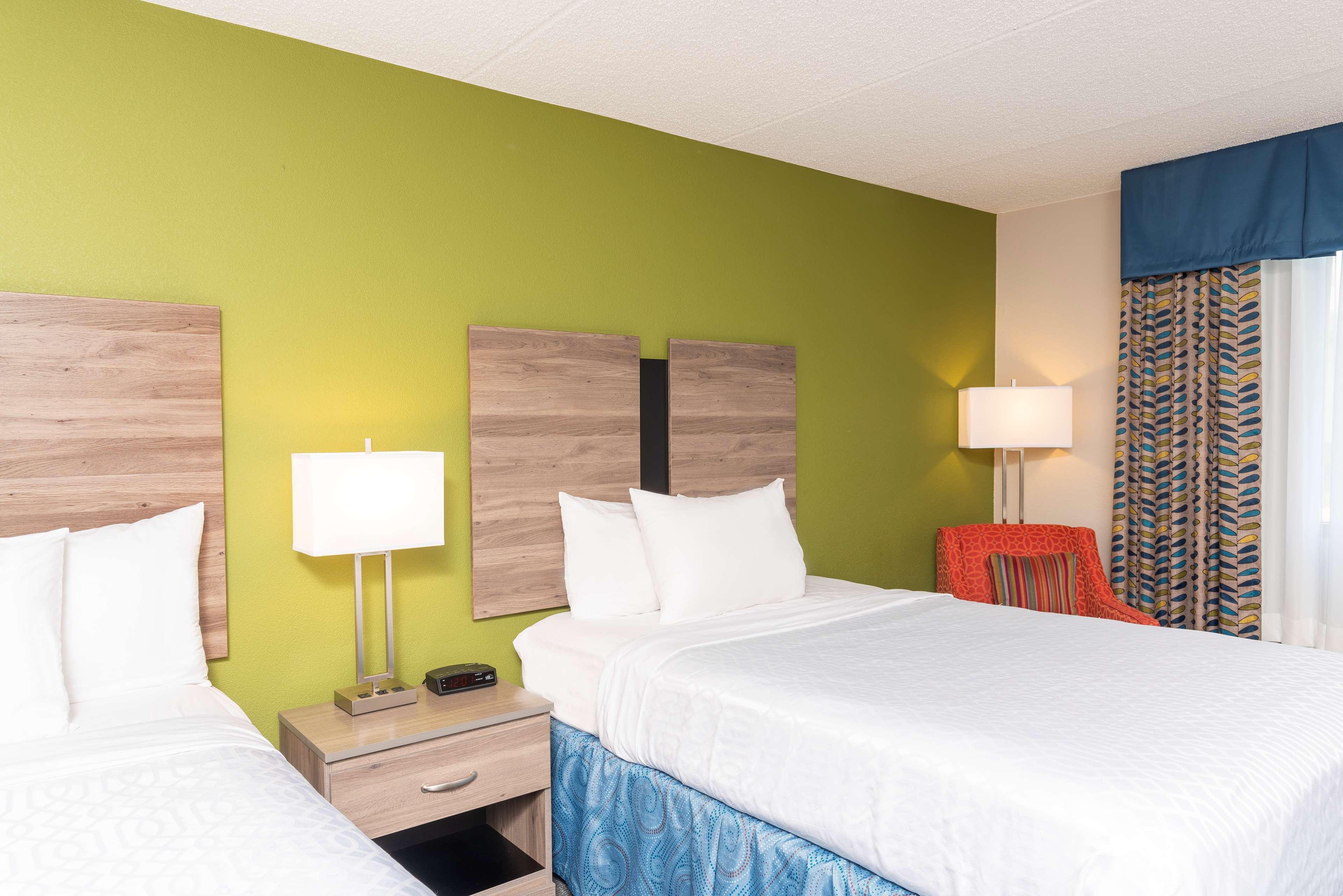 Best Western Dutch Valley Inn New Philadelphia Buitenkant foto